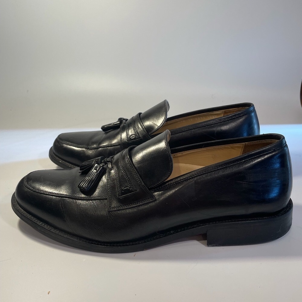 MEN’S JOHNSTON & MURPHY SIGNATURE SERIES DRESS SHOES.  MEN’s Sz 10 1/2 Wide.